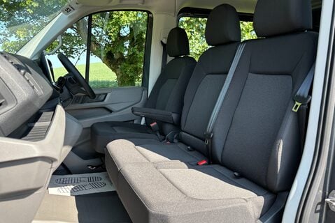 MAN TGE 3.180 4Motion Standard Lr DCIV - DSG Auto - 6 Seats 34