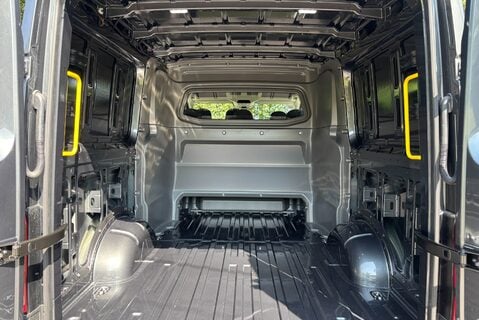 MAN TGE 3.180 4Motion Standard Lr DCIV - DSG Auto - 6 Seats 14