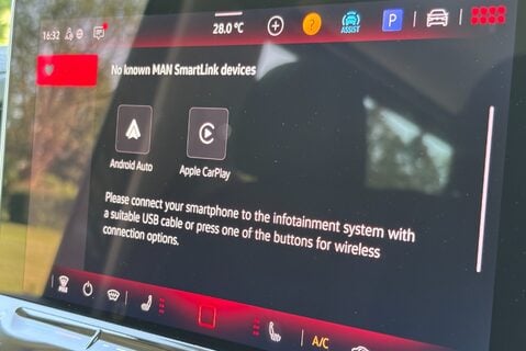 MAN TGE 3.180 4Motion Standard Lr DCIV - DSG Auto - 6 Seats 37