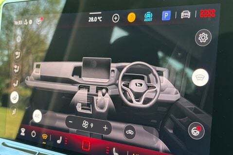 MAN TGE 3.180 4Motion Standard Lr DCIV - DSG Auto - 6 Seats 23