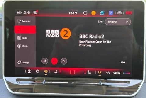 MAN TGE 3.180 4Motion Standard Lr DCIV - DSG Auto - 6 Seats 36