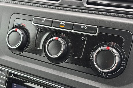 Volkswagen Caddy Maxi C20 Tdi Kombi with Air Con & Sat Nav 22