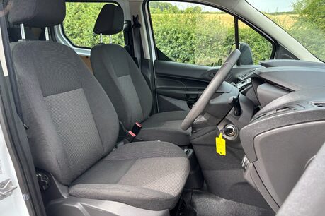 Ford Transit Connect 220 L1 DCIV 5 Seat - Direct from Hampshire Fire & Rescue 30