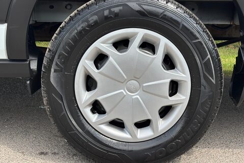 Ford Transit 350 L4 H3 130 ps Trend Panel Van - Air Con 30