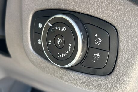 Ford Transit Connect 240 L1 120 ps Trend Panel Van with Air Con / Sat Nav 40