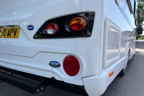 Bailey Advance 76-2T 130 ps 4 Berth Motorhome 21