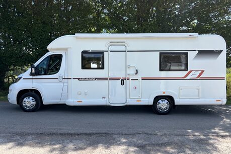 Bailey Advance 76-2T 130 ps 4 Berth Motorhome 8