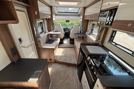 Bailey Advance 76-2T 130 ps 4 Berth Motorhome 24