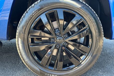 Volkswagen Amarok V6 258 ps Tdi Black Edition 4Motion with Roller Shutter 35