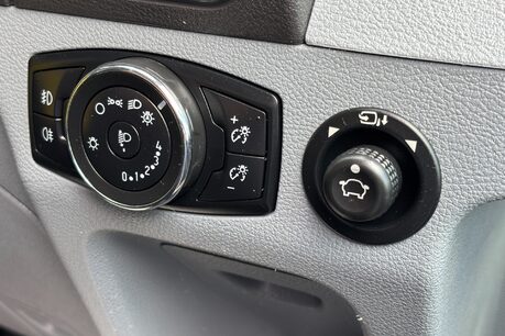 Ford Transit 350 L2 H3 130 ps Trend with Air Conditioning 38