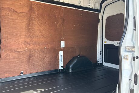 Ford Transit 350 L2 H3 130 ps Trend with Air Conditioning 10