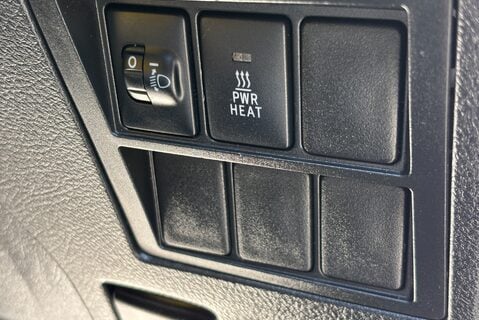 Toyota Hilux Active 4WD Ecb Arborous Tipper Truck - New Body 33