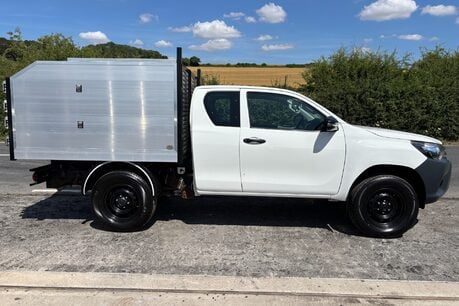 Toyota Hilux Active 4WD Ecb Arborous Tipper Truck - New Body 10