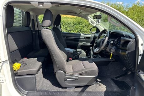 Toyota Hilux Active 4WD Ecb Arborous Tipper Truck - New Body 30