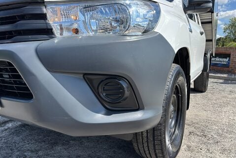 Toyota Hilux Active 4WD Ecb Arborous Tipper Truck - New Body 21