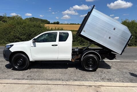 Toyota Hilux Active 4WD Ecb Arborous Tipper Truck - New Body 7