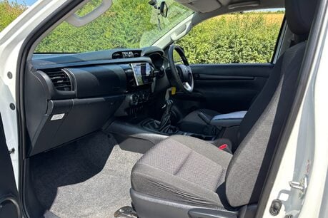 Toyota Hilux Active 4WD Ecb Arborous Tipper Truck - New Body 16