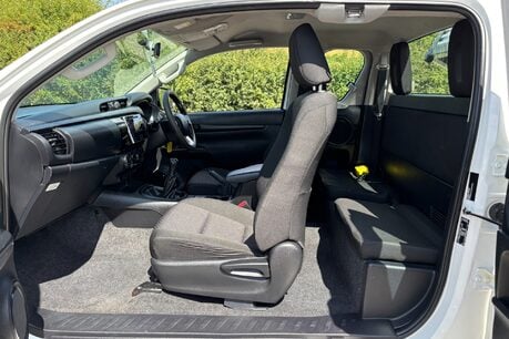 Toyota Hilux Active 4WD Ecb Arborous Tipper Truck - New Body 29