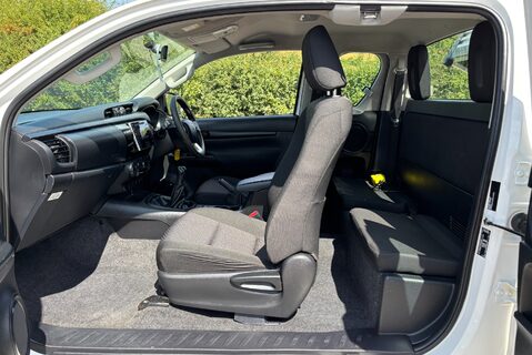 Toyota Hilux Active 4WD Ecb Arborous Tipper Truck - New Body 3