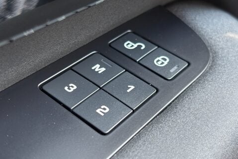 Land Rover Discovery SD6 Commercial HSE - Left Hand Drive - Ex Jaguar UK Car 31