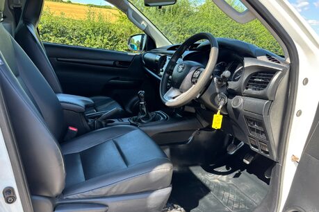 Toyota Hilux Active 4WD D-4D S/C Arbor Toolbox Tipper 17