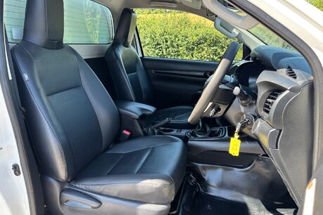 Toyota Hilux Active 4WD D-4D S/C Arbor Toolbox Tipper 27