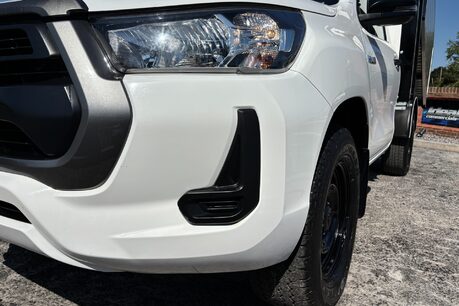 Toyota Hilux Active 4WD D-4D S/C Arbor Toolbox Tipper 21