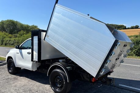 Toyota Hilux Active 4WD D-4D S/C Arbor Toolbox Tipper 6