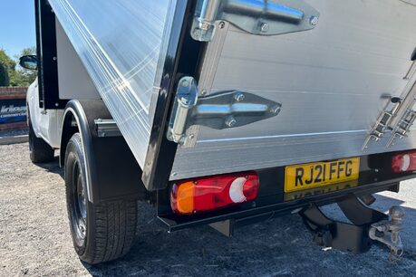 Toyota Hilux Active 4WD D-4D S/C Arbor Toolbox Tipper 24