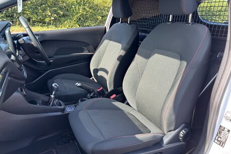 Ford Fiesta Sport 120 ps Tdci Panel Van 25