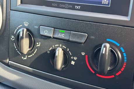 Peugeot Partner 100 ps BlueHDi Professional L1 Panel Van - Sat Nav 21
