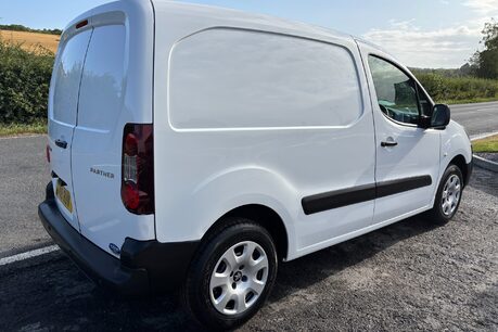 Peugeot Partner 100 ps BlueHDi Professional L1 Panel Van - Sat Nav 3