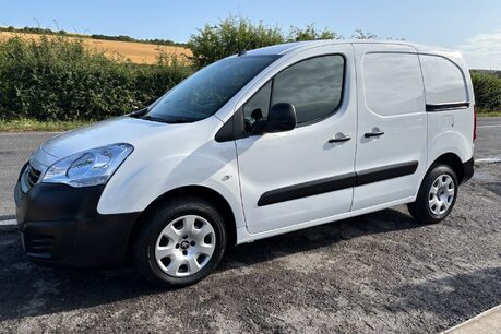 Peugeot Partner 100 ps BlueHDi Professional L1 Panel Van - Sat Nav 1