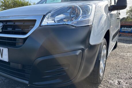 Peugeot Partner 100 ps BlueHDi Professional L1 Panel Van - Sat Nav 24