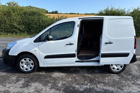 Peugeot Partner 100 ps BlueHDi Professional L1 Panel Van - Sat Nav 9