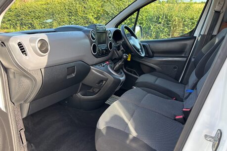 Peugeot Partner 100 ps BlueHDi Professional L1 Panel Van - Sat Nav 17