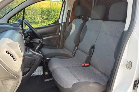 Peugeot Partner 100 ps BlueHDi Professional L1 Panel Van - Sat Nav 29
