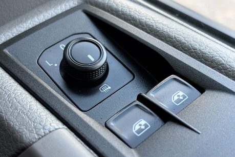 MAN TGE 3.140 Long Hr Lion XC Panel Van - Rear Camera 42