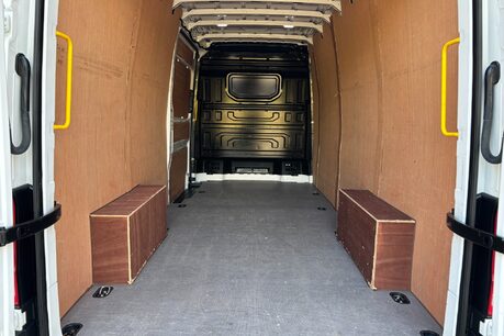 MAN TGE 3.140 Long Hr Lion XC Panel Van - Rear Camera 14