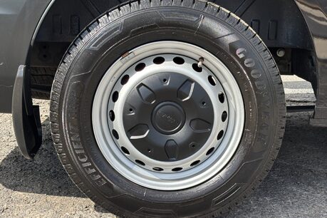 Ford Transit Custom 300 L2 Leader 130 ps Panel Van 34