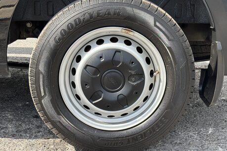 Ford Transit Custom 300 L2 Leader 130 ps Panel Van 35