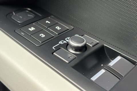 Land Rover Defender 110 D300 Hard Top HSE with Rear Seat Conversion 51