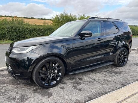 Land Rover Discovery D300 HSE Panel Van - Rear Seat Conversion / Black Pack