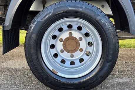 Ford Transit 350 Drw L4 130 ps Dropside Truck 32