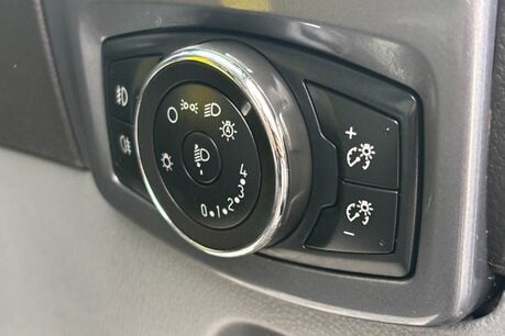 Ford Transit Custom 290 L2 H2 130 ps Limited Panel Van - Sat Nav/Camera - No VAT 42