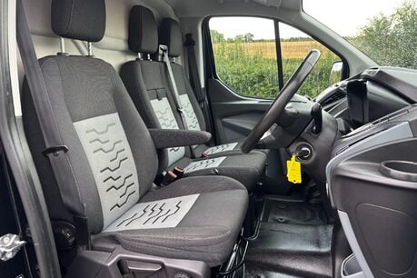 Ford Transit Custom 290 L2 H2 130 ps Limited Panel Van - Sat Nav/Camera - No VAT 32