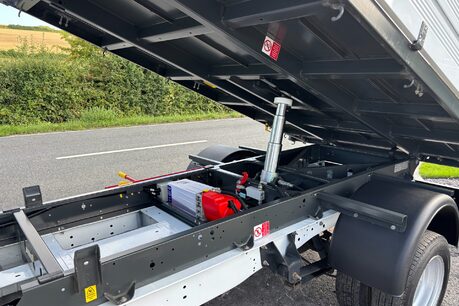 Ford Transit 350 Drw L2 130 ps Single Cab Tipper with Air Con & Camera 9