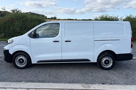 Vauxhall Vivaro L2H1 145 ps F3100 Prime 8