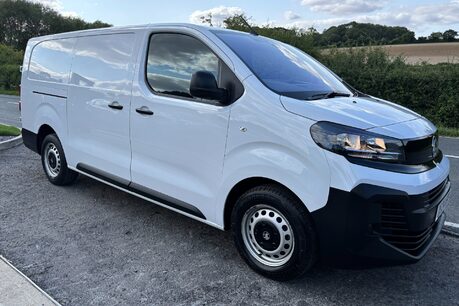Vauxhall Vivaro L2H1 145 ps F3100 Prime 5