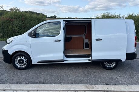 Vauxhall Vivaro L2H1 145 ps F3100 Prime 9